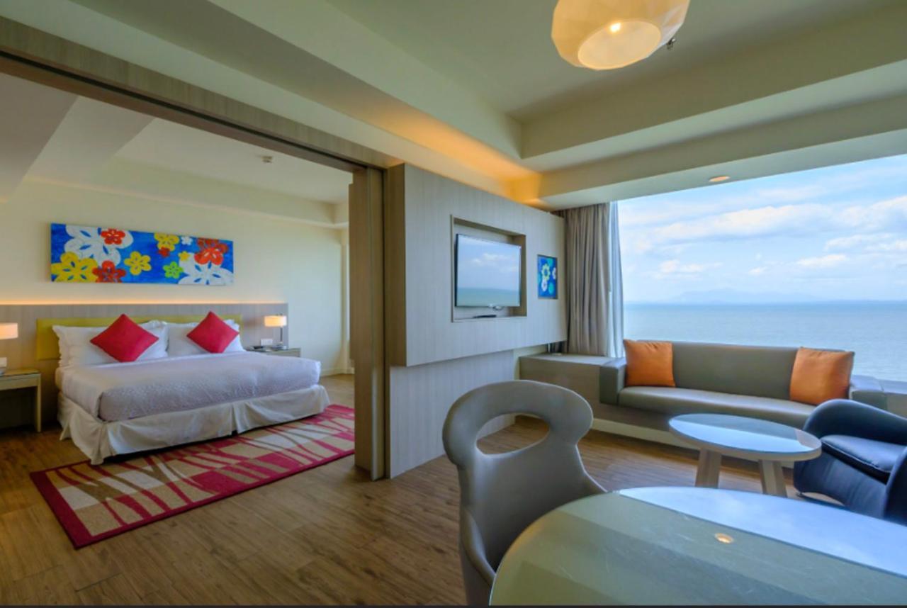 ホテル メルキュール ペナン ビーチ タンジュンブンガ エクステリア 写真